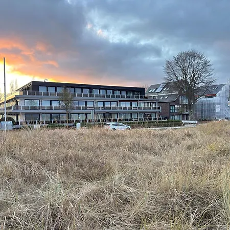 Kajuete 15 - In Ostsee - Vordere Strandlage *